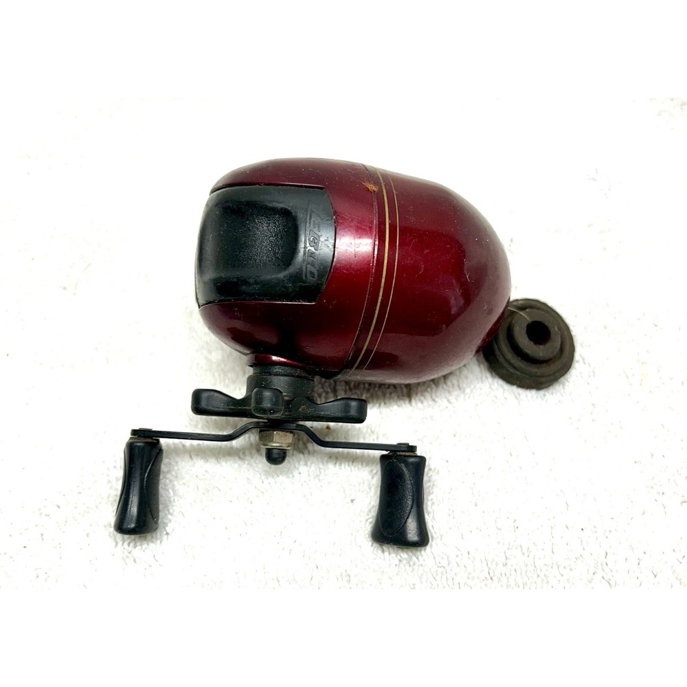Zebco Red Spincast Fishing Reel (SH3)